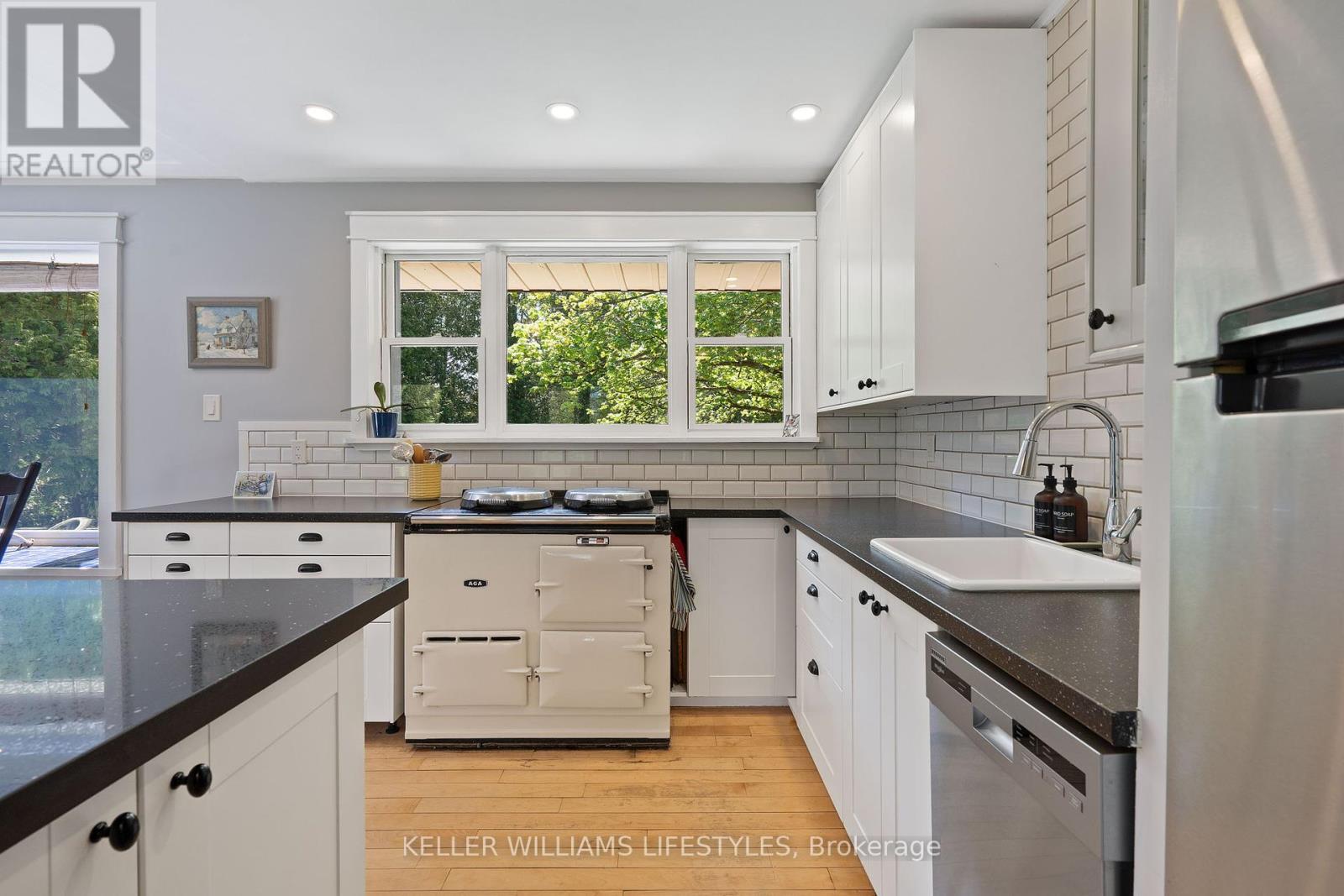 15083 Medway Road, Middlesex Centre, ON - Indoor Photo Showing Kitchen