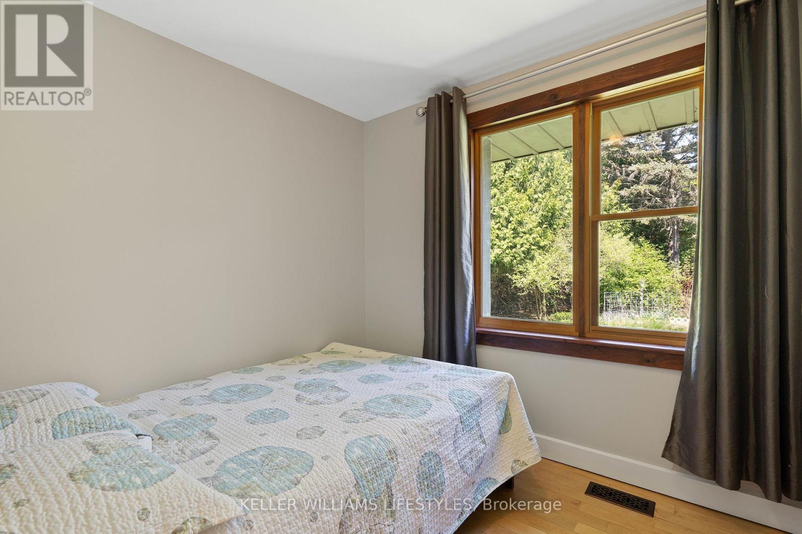 15083 Medway Road, Middlesex Centre, ON - Indoor Photo Showing Bedroom