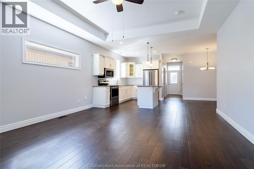 513 Eventide Place, Chatham, ON - Indoor Photo Showing Kitchen