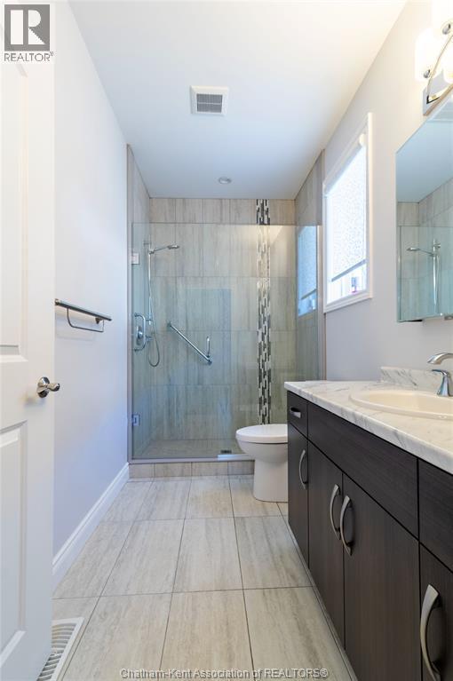 513 Eventide Place, Chatham, ON - Indoor Photo Showing Bathroom