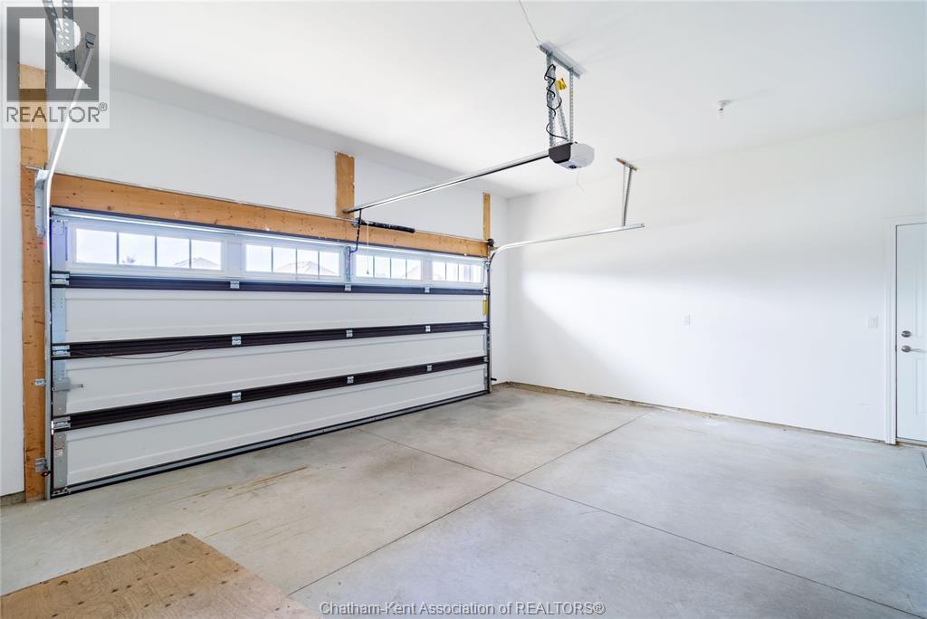 513 Eventide Place, Chatham, ON - Indoor Photo Showing Garage