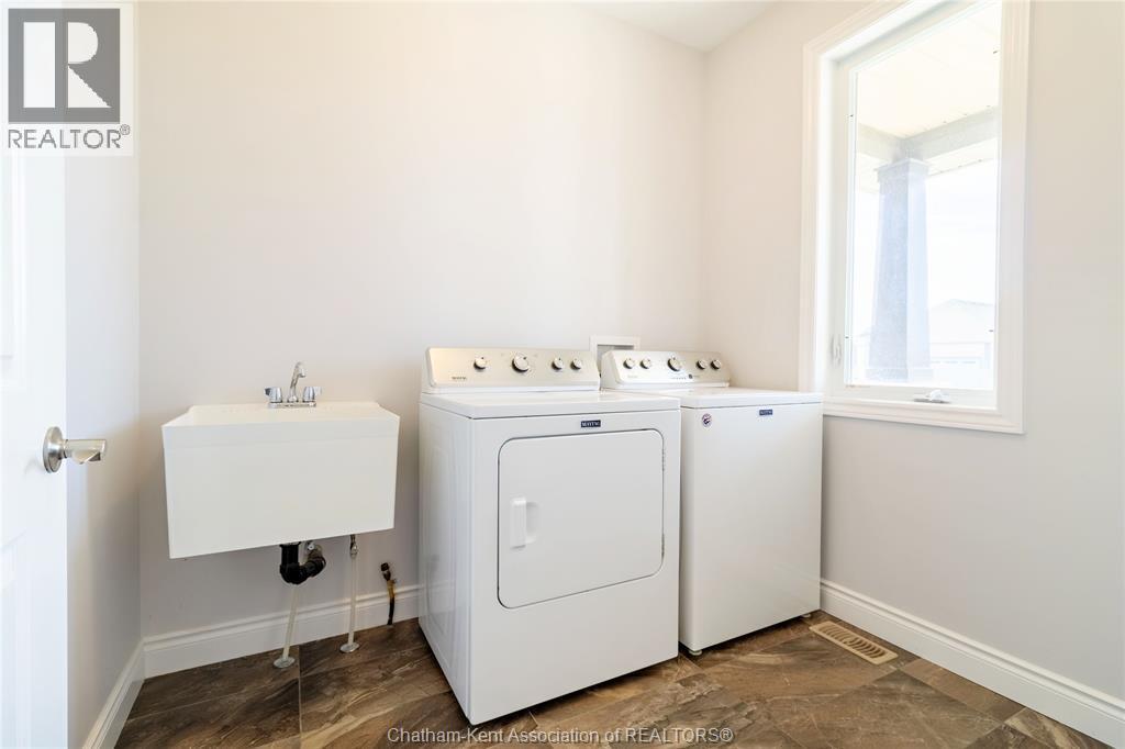 513 Eventide Place, Chatham, ON - Indoor Photo Showing Laundry Room