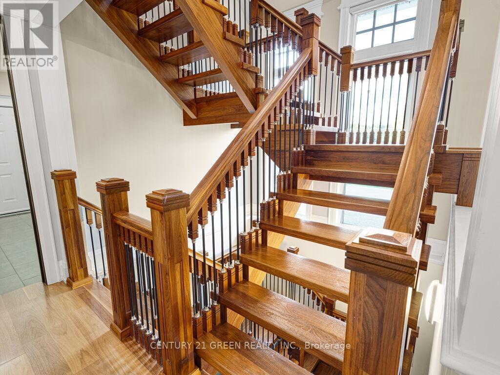 39 Brookhaven Crescent, East Garafraxa, ON - Indoor Photo Showing Other Room