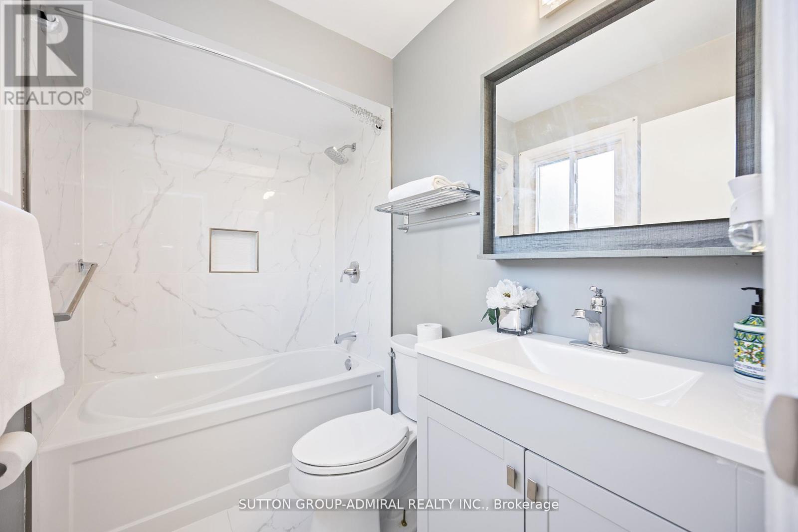 12 Tilburn Place, Toronto, ON - Indoor Photo Showing Bathroom
