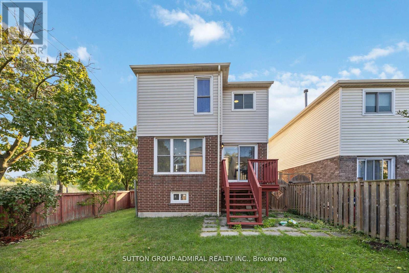 12 Tilburn Place, Toronto, ON - Outdoor