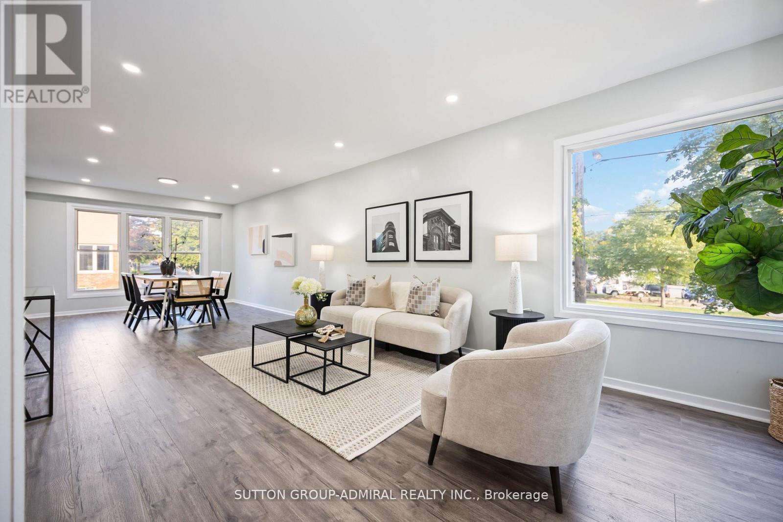 12 Tilburn Place, Toronto, ON - Indoor Photo Showing Living Room