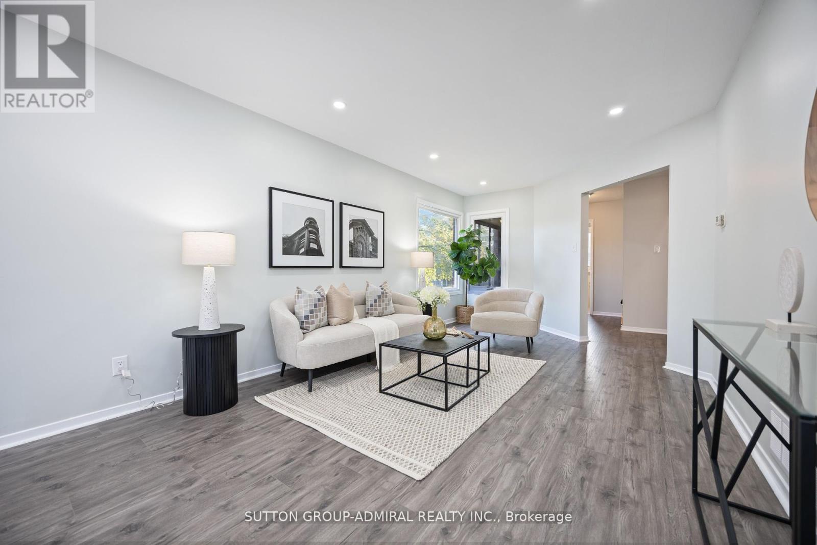 12 Tilburn Place, Toronto, ON - Indoor Photo Showing Living Room