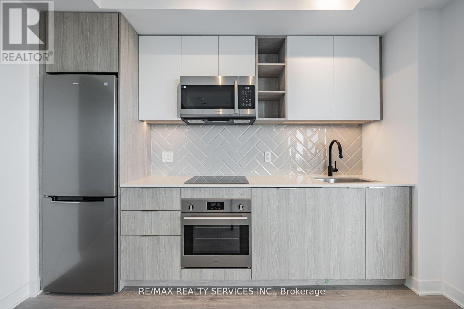 2007 - 36 Zorra Street, Toronto, ON - Indoor Photo Showing Kitchen