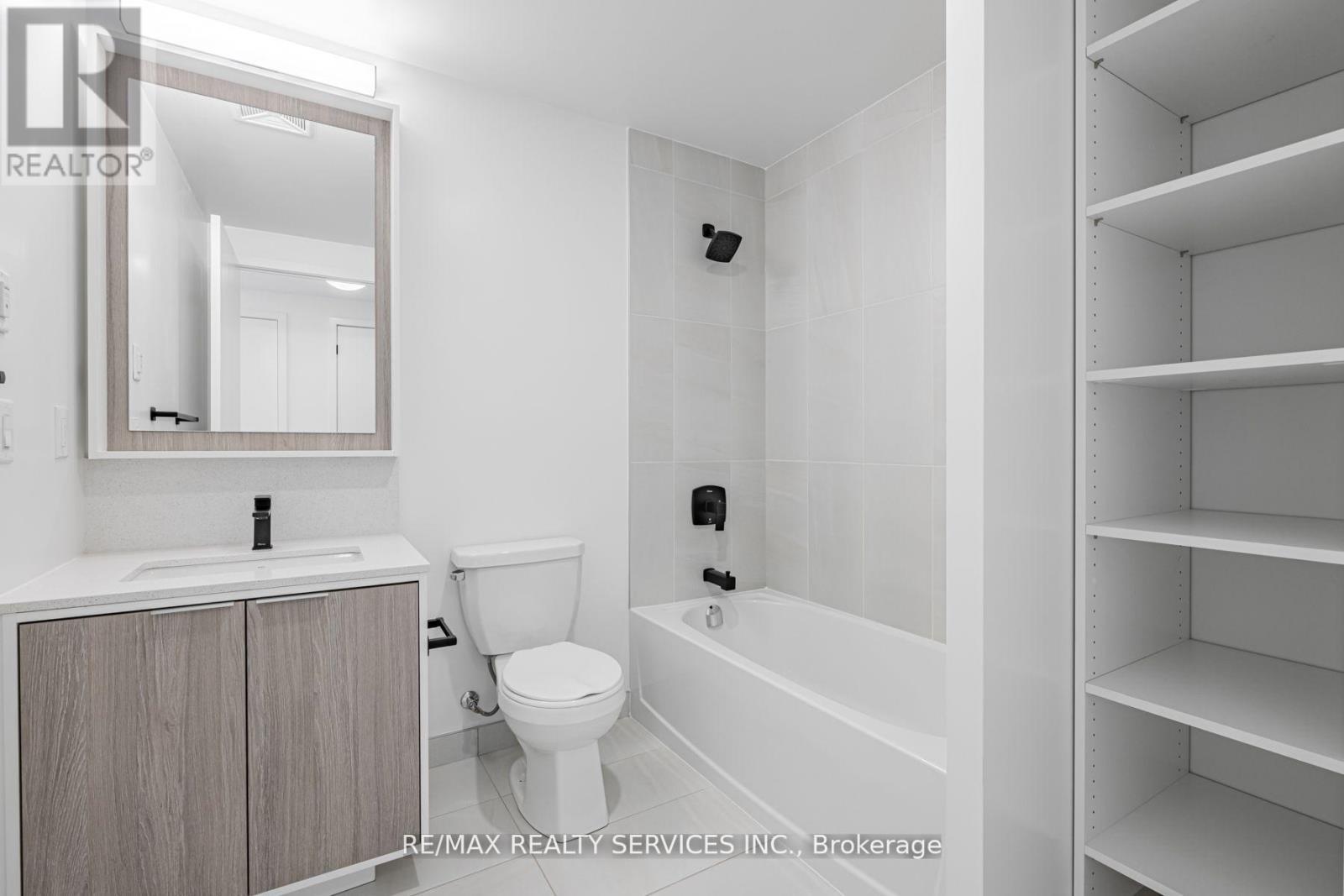 2007 - 36 Zorra Street, Toronto, ON - Indoor Photo Showing Bathroom
