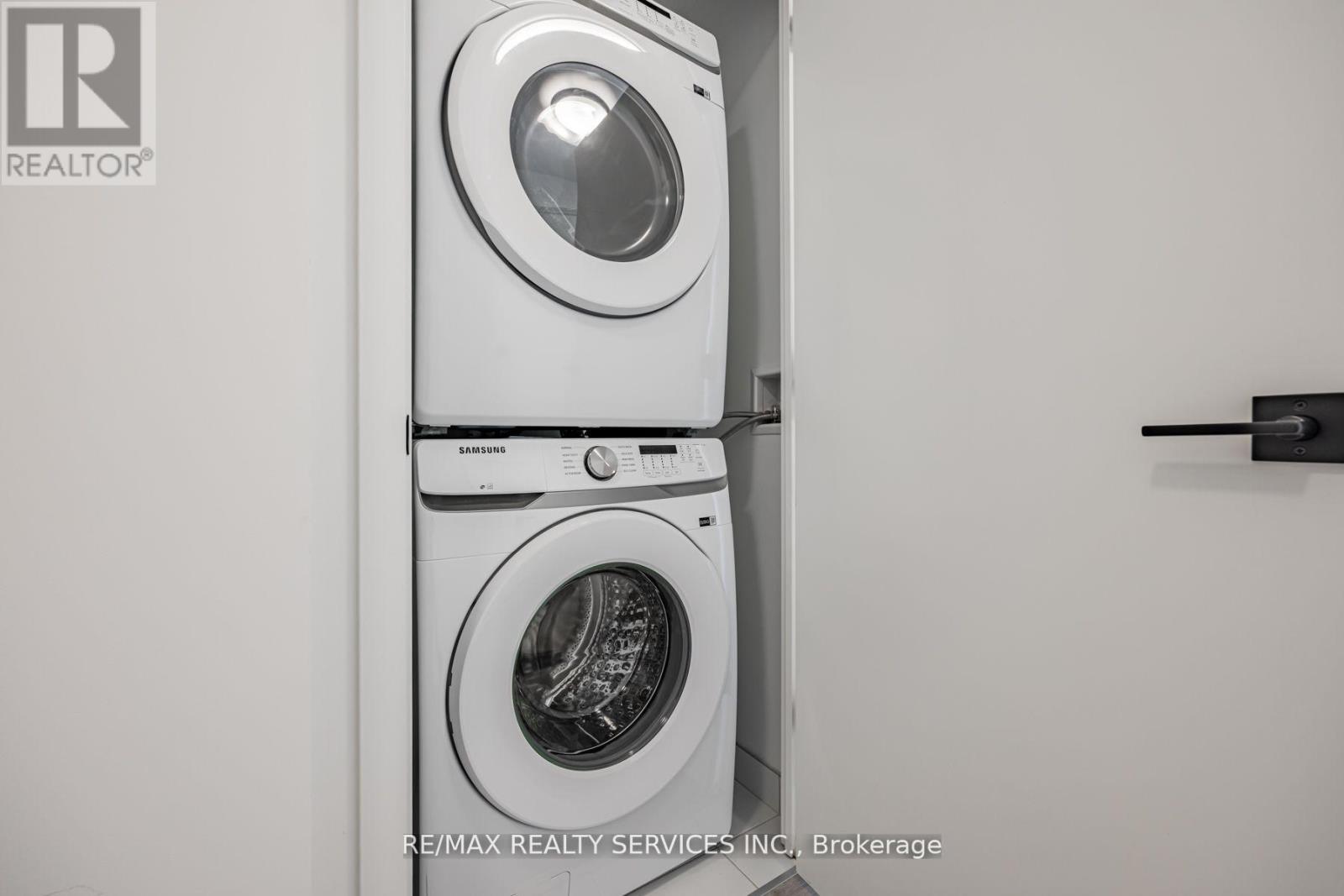 2007 - 36 Zorra Street, Toronto, ON - Indoor Photo Showing Laundry Room