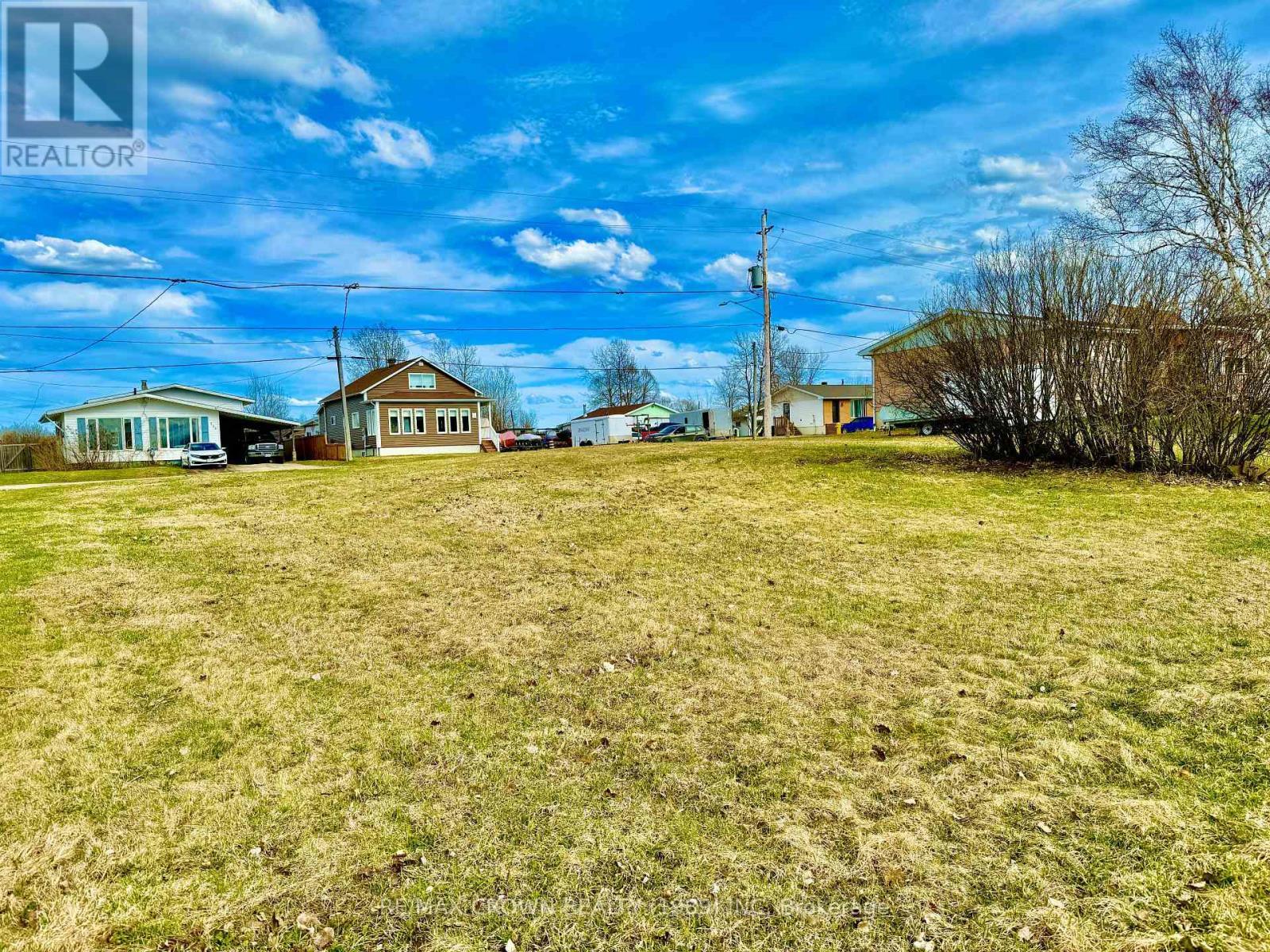 228-232 Ross Road, Smooth Rock Falls (Srf), ON