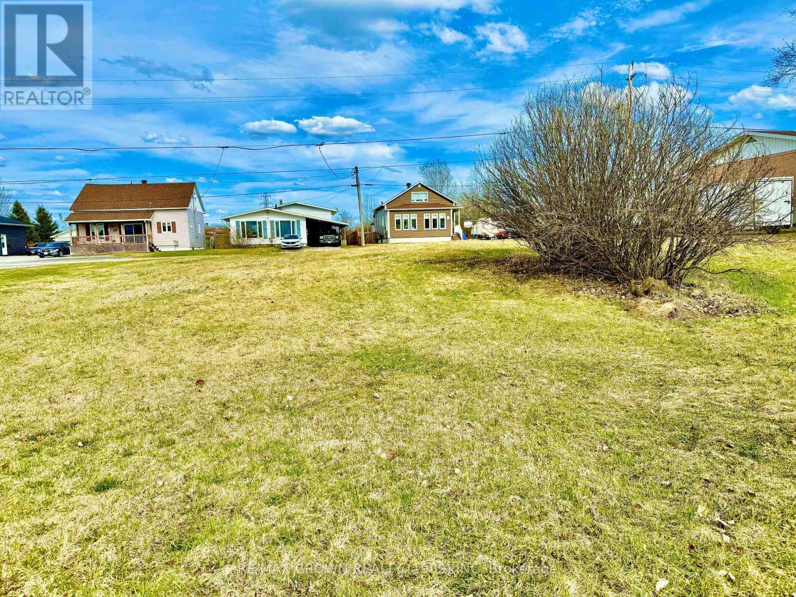 228-232 Ross Road, Smooth Rock Falls (Srf), ON