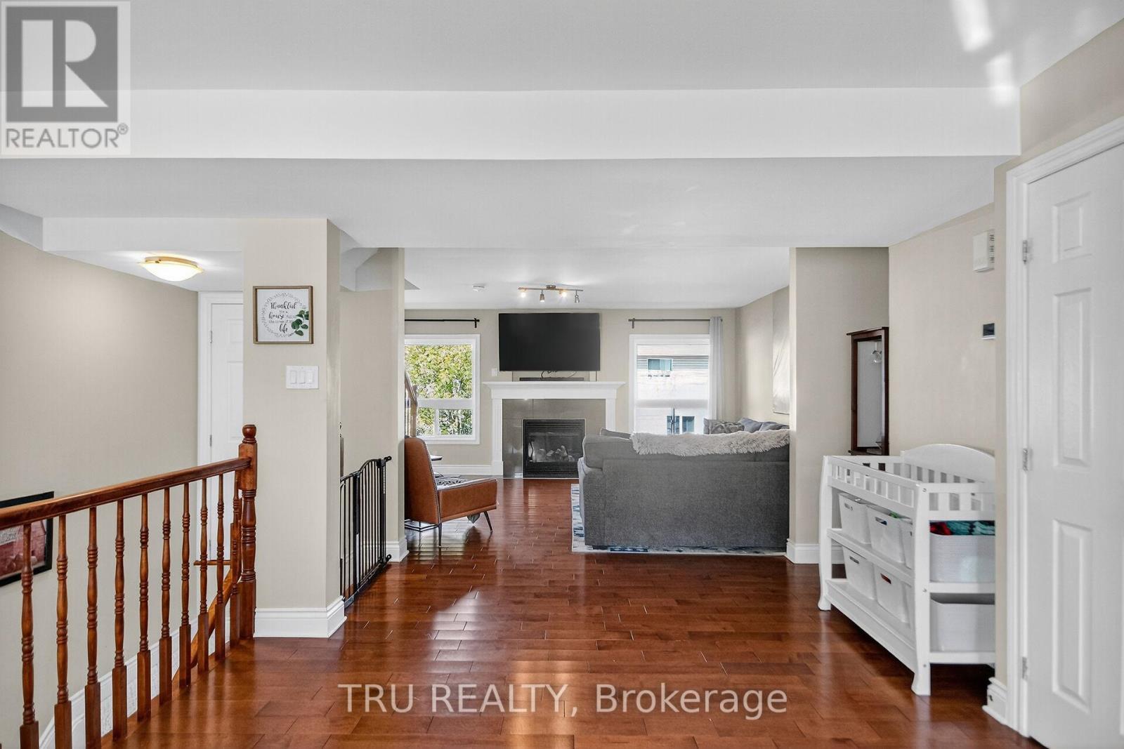 2642 Palings Private, Ottawa, ON - Indoor With Fireplace