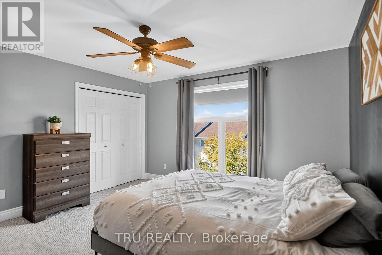 2642 Palings Private, Ottawa, ON - Indoor Photo Showing Bedroom