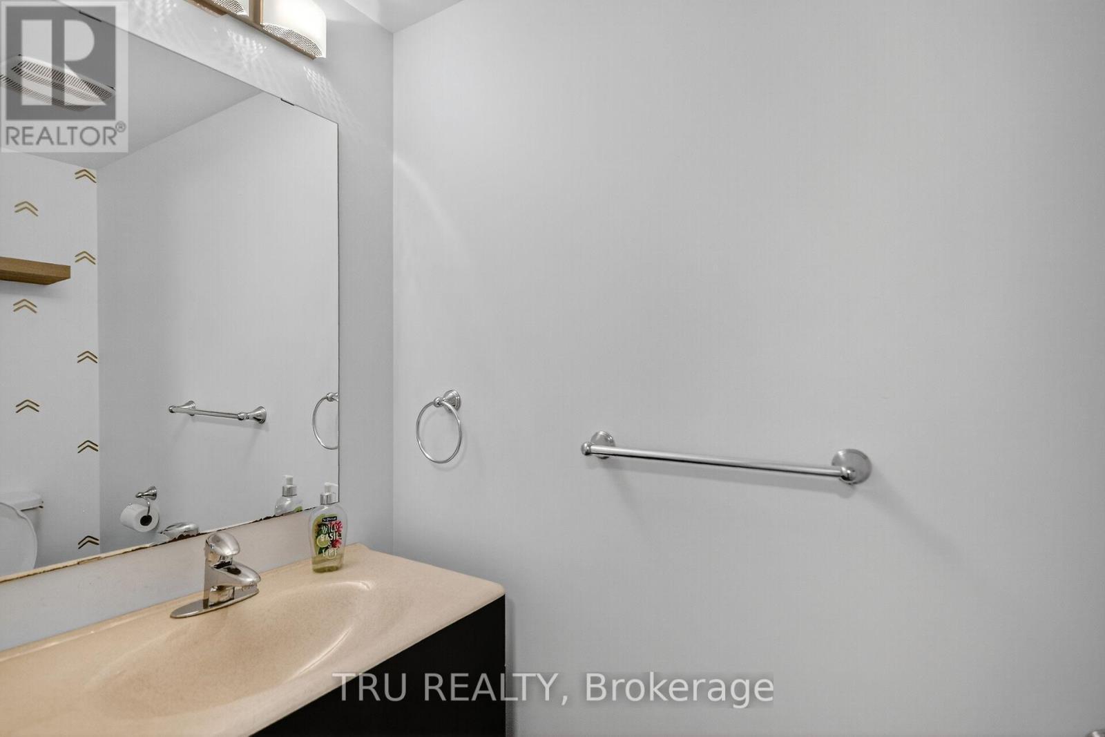 2642 Palings Private, Ottawa, ON - Indoor Photo Showing Bathroom