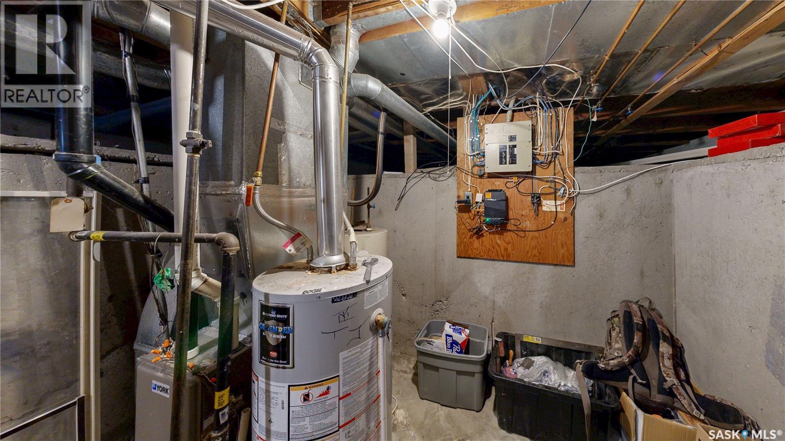 2130 Atkinson Street, Regina, SK - Indoor Photo Showing Basement