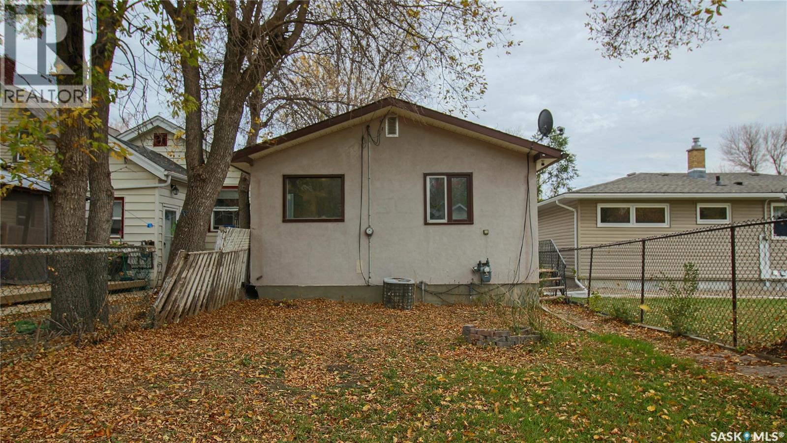 2130 Atkinson Street, Regina, SK - Outdoor