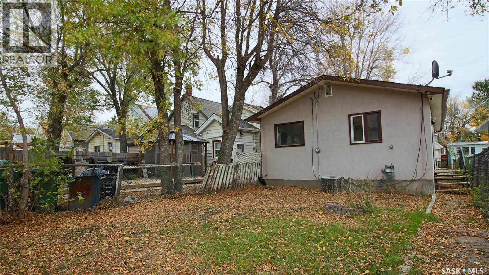 2130 Atkinson Street, Regina, SK - Outdoor