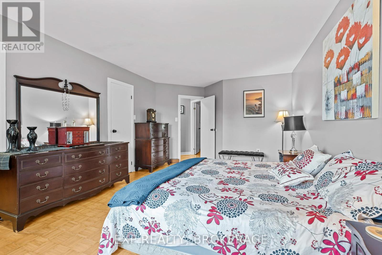 5525 Rideau Road, South Frontenac (Frontenac South), ON - Indoor Photo Showing Bedroom