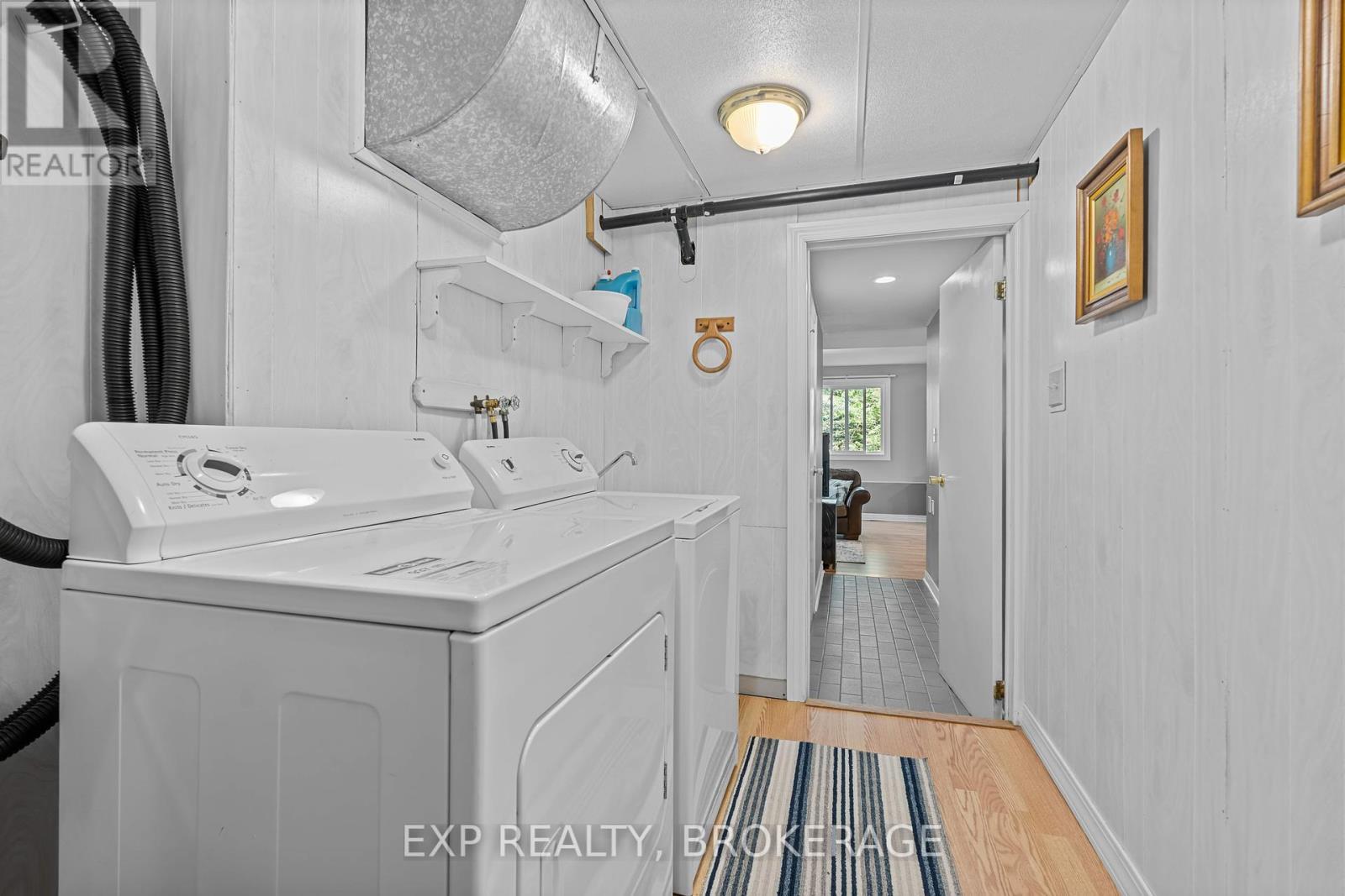 5525 Rideau Road, South Frontenac (Frontenac South), ON - Indoor Photo Showing Laundry Room
