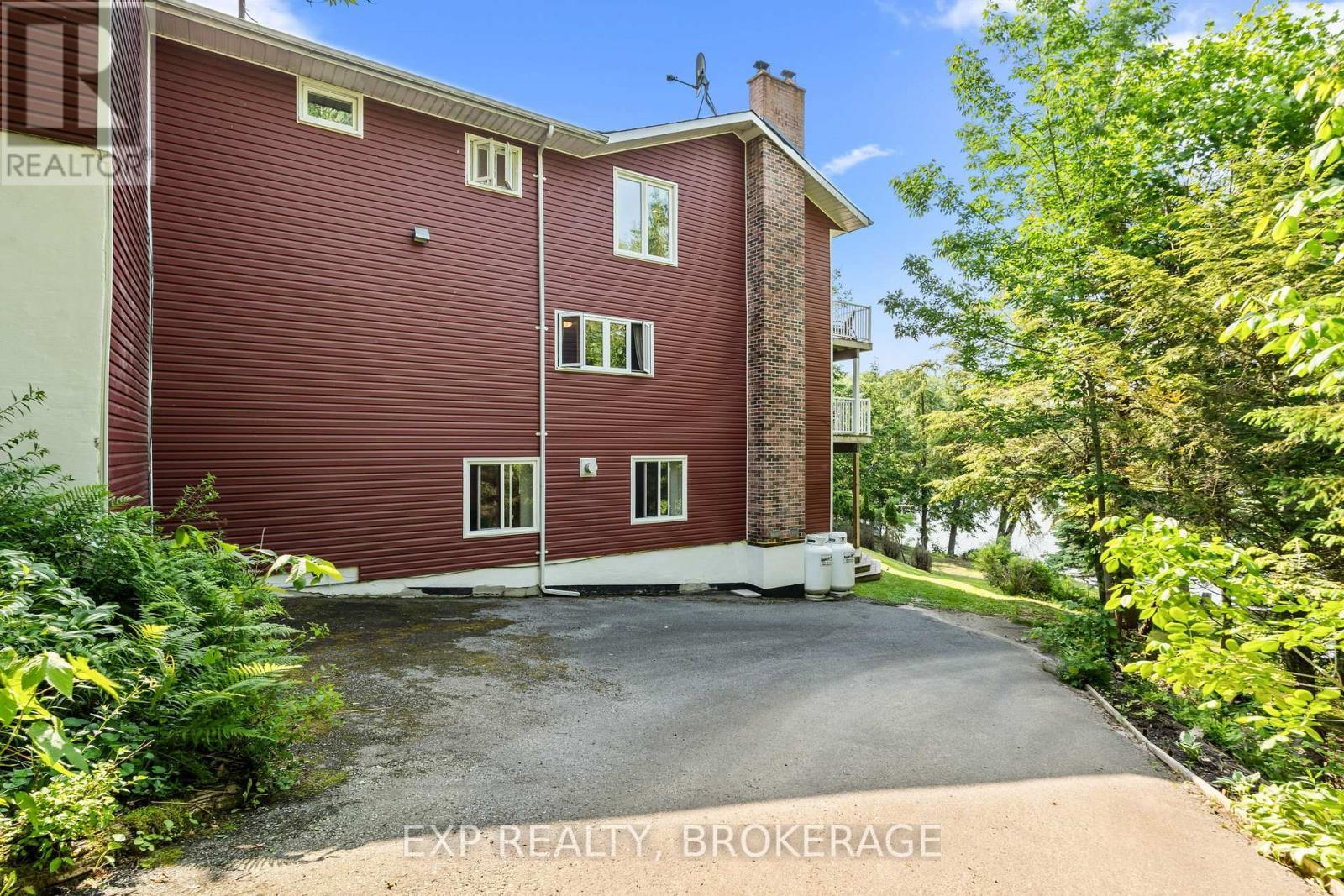 5525 Rideau Road, South Frontenac (Frontenac South), ON - Outdoor With Exterior