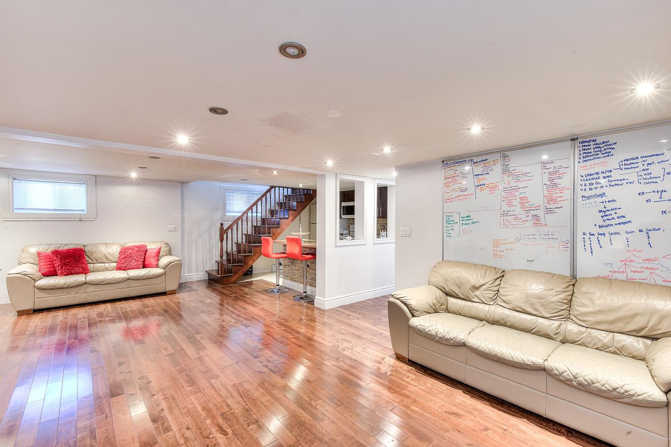 Salle familiale - 551 Boul. Goineau, Laval (Pont-Viau), QC - Indoor Photo Showing Basement