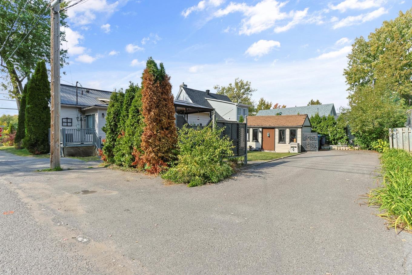 Backyard - 288 Boul. Salaberry N., Châteauguay, QC - Outdoor