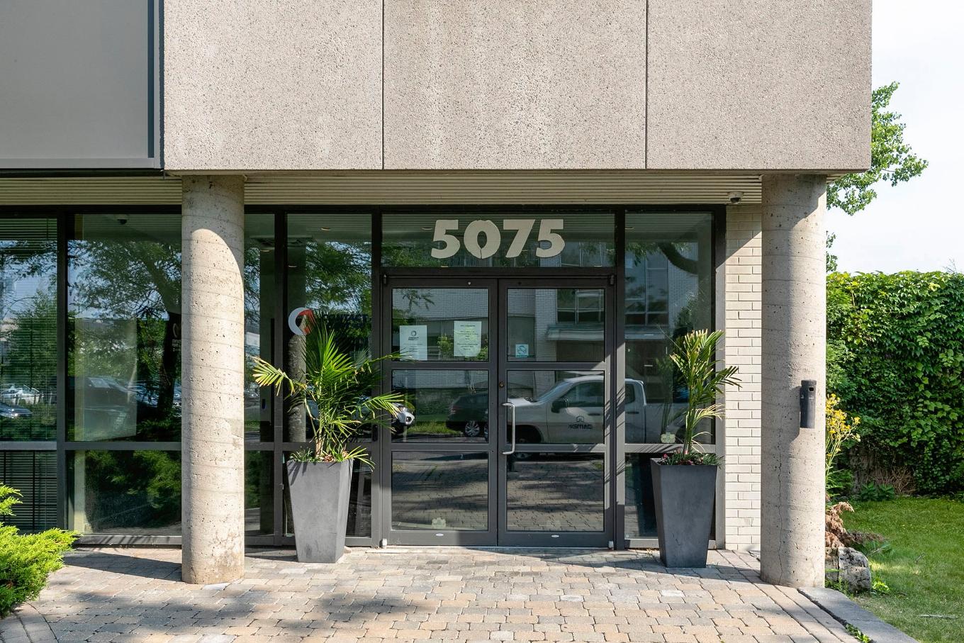 Exterior entrance - 5075 Rue De Sorel, Montréal (Côte-Des-Neiges/Notre-Dame-De-Grâce), QC - Outdoor