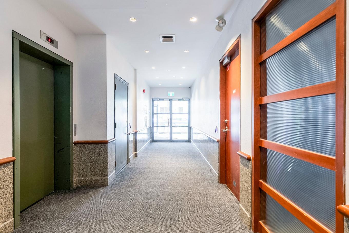 Elevator - 5075 Rue De Sorel, Montréal (Côte-Des-Neiges/Notre-Dame-De-Grâce), QC - Indoor Photo Showing Other Room