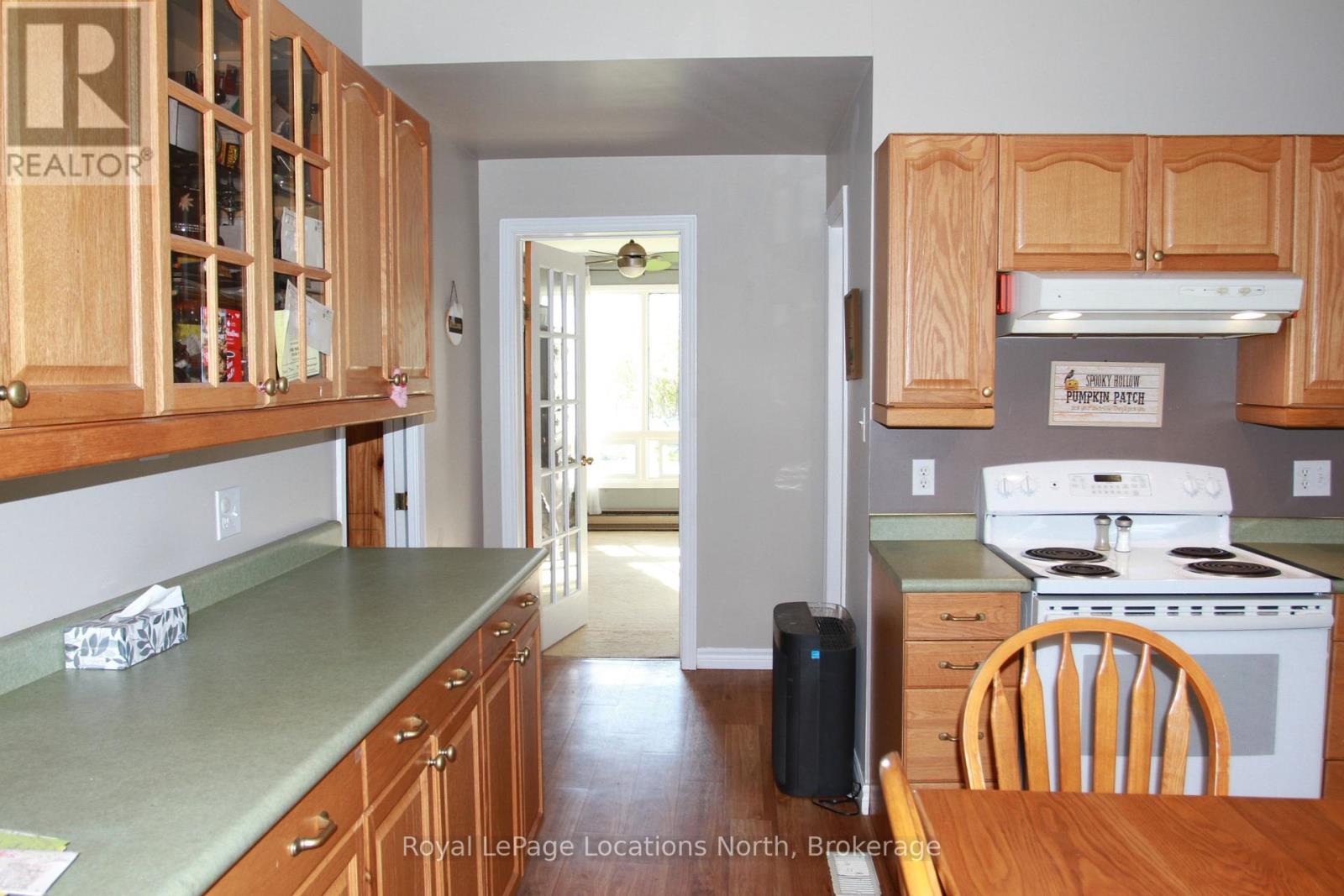 1539 6 Concession N, Clearview, ON - Indoor Photo Showing Kitchen