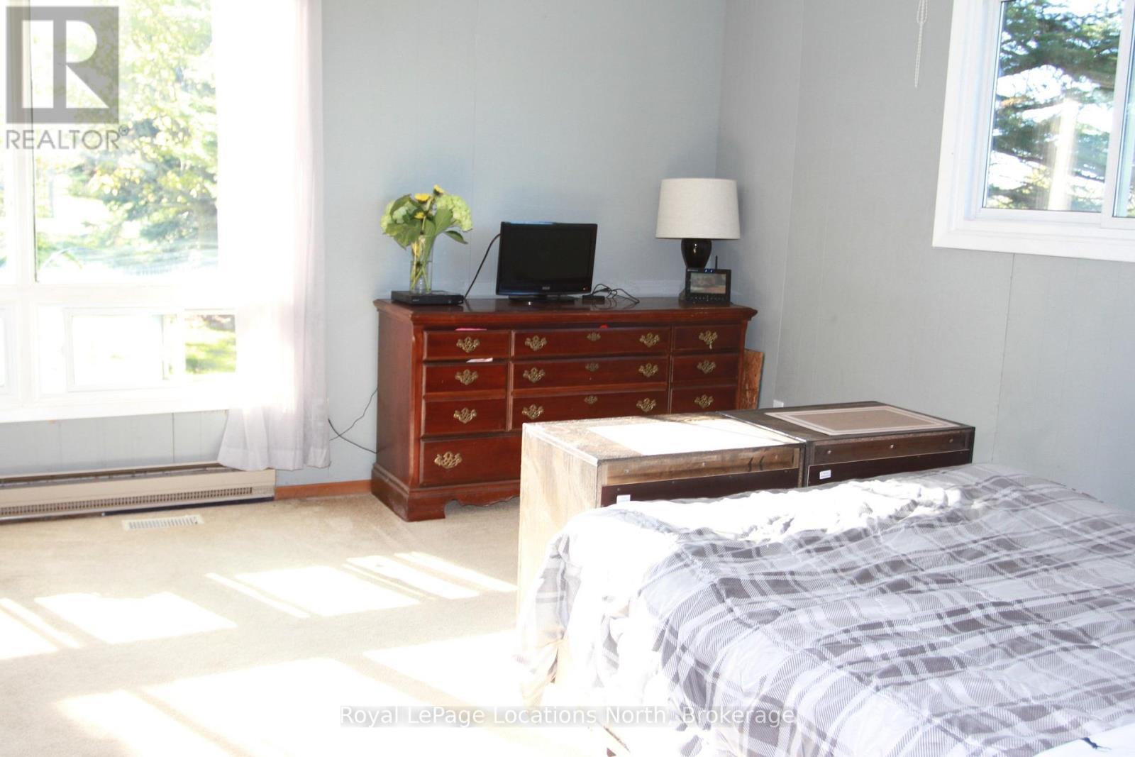 Primary Bedroom - 1539 6 Concession N, Clearview, ON - Indoor Photo Showing Bedroom
