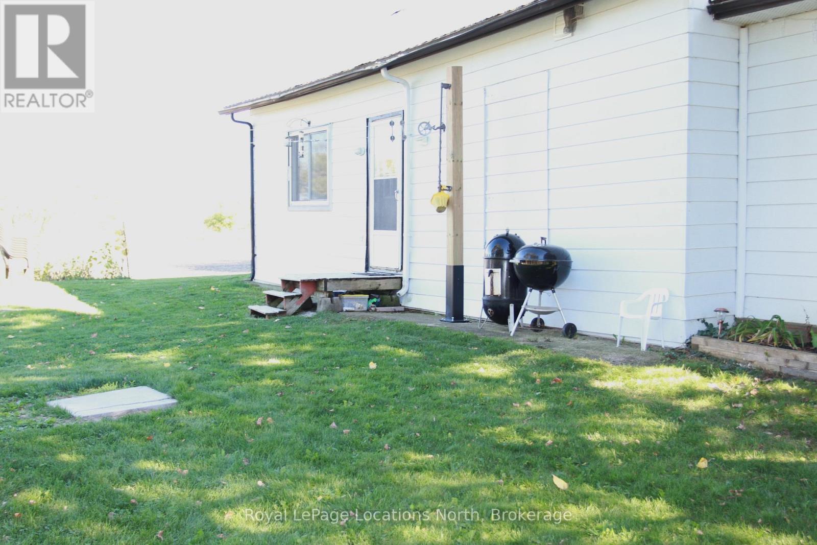 Side Entry off the Living Room - 1539 6 Concession N, Clearview, ON - Outdoor With Exterior