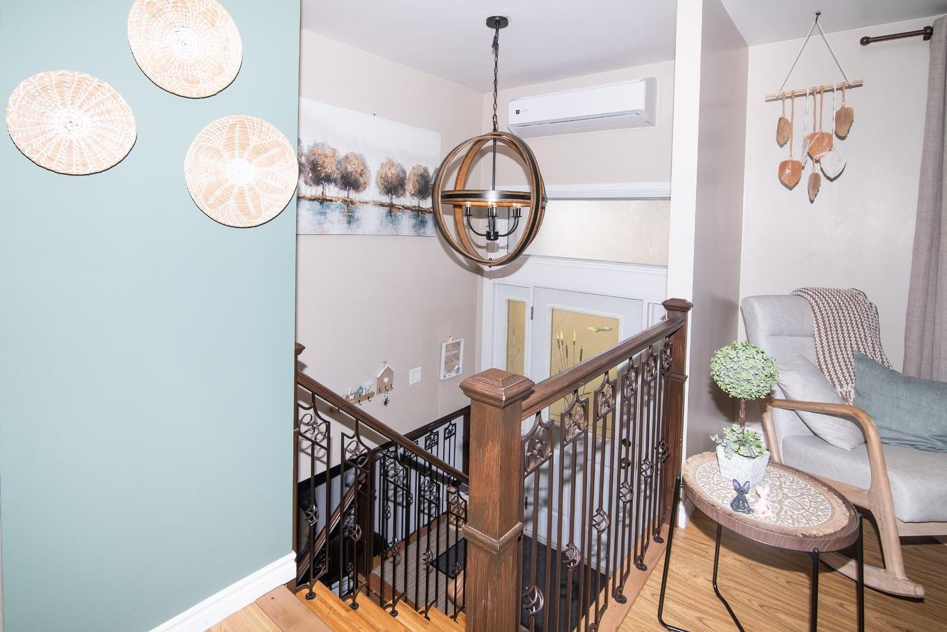 Hall d'entrée/Vestibule - 20 Rue Charles-Eugène-Dubé, Rivière-Du-Loup, QC - Indoor Photo Showing Other Room