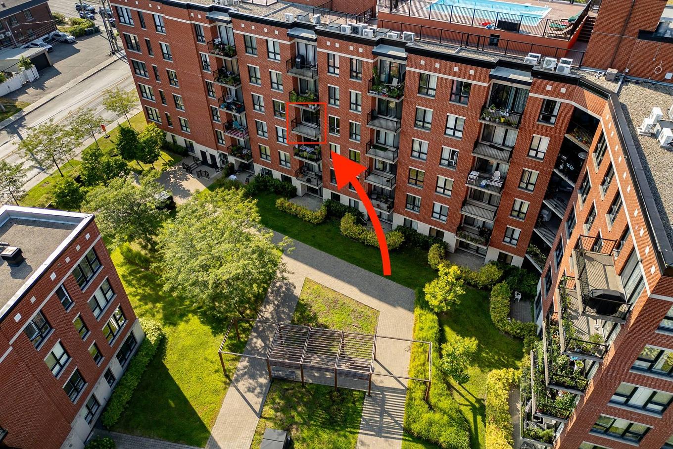 Aerial photo - 408-4700 Boul. Henri-Bourassa O., Montréal (Saint-Laurent), QC - Outdoor