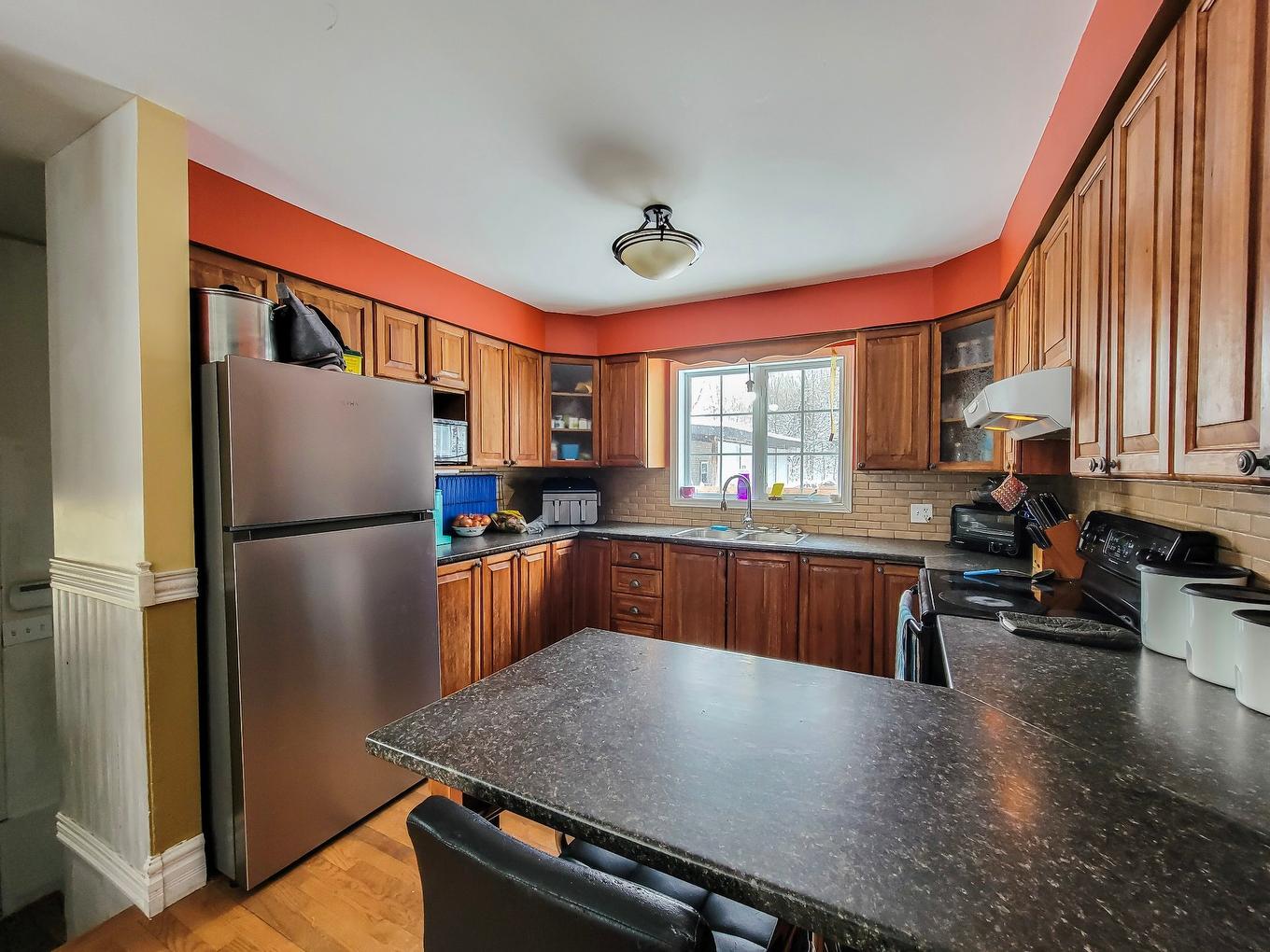 Cuisine - 520 Ch. De Dunany, Lachute, QC - Indoor Photo Showing Kitchen