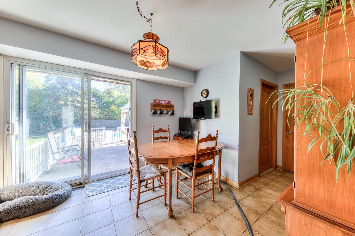 Dinette - 20 Rue Réginald-Brown, Kirkland, QC - Indoor Photo Showing Dining Room