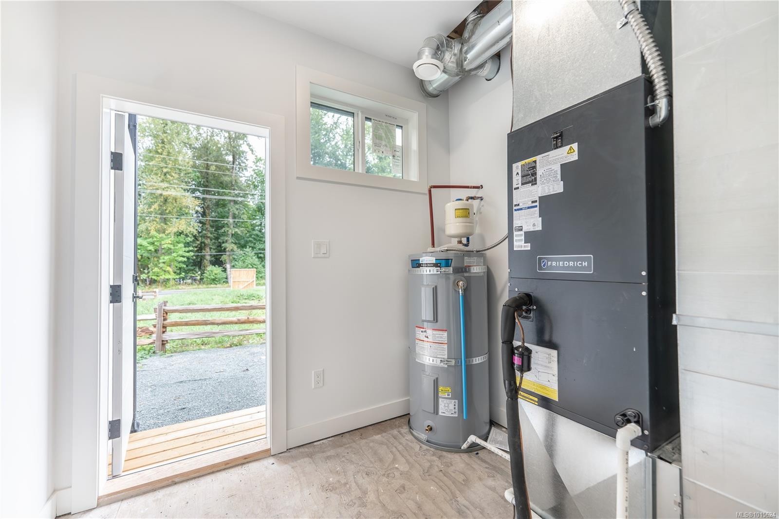 110 Plante Cres, Lake Cowichan, BC - Indoor