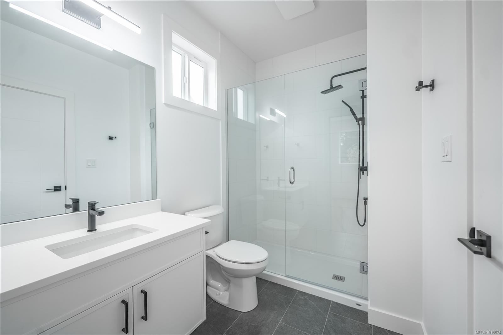 110 Plante Cres, Lake Cowichan, BC - Indoor Photo Showing Bathroom