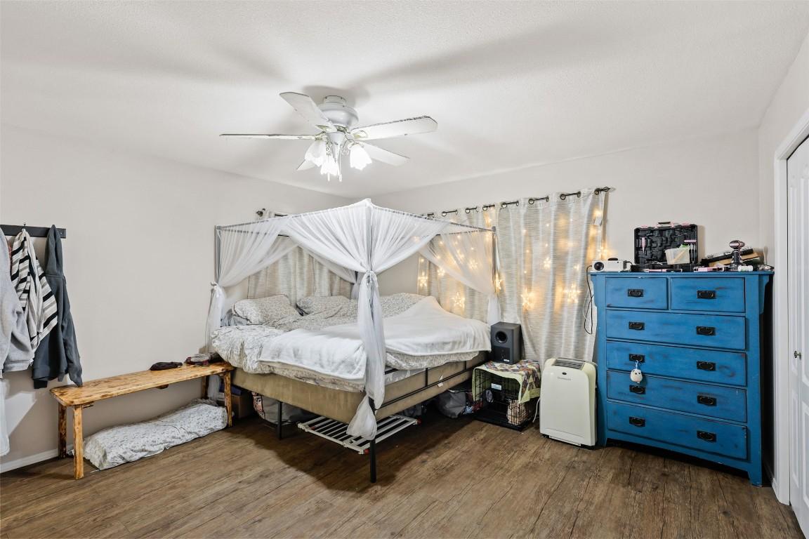 360 Juniper Street, Chase, BC - Indoor Photo Showing Bedroom