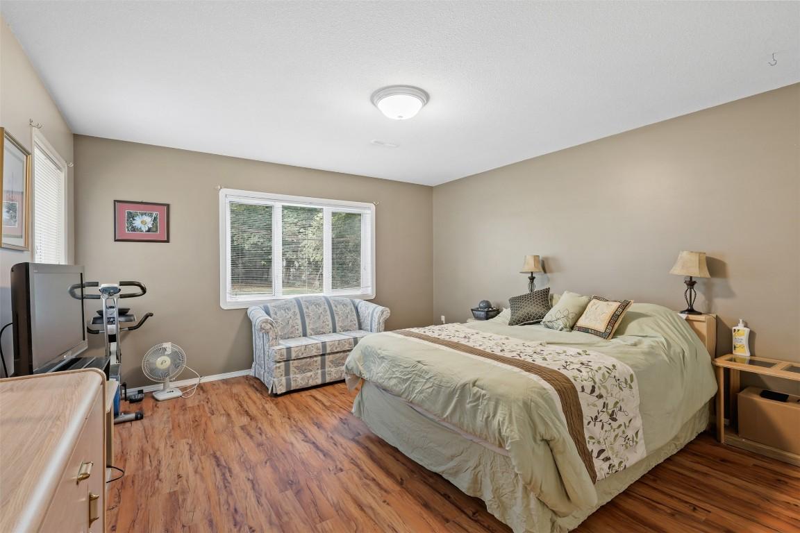 360 Juniper Street, Chase, BC - Indoor Photo Showing Bedroom