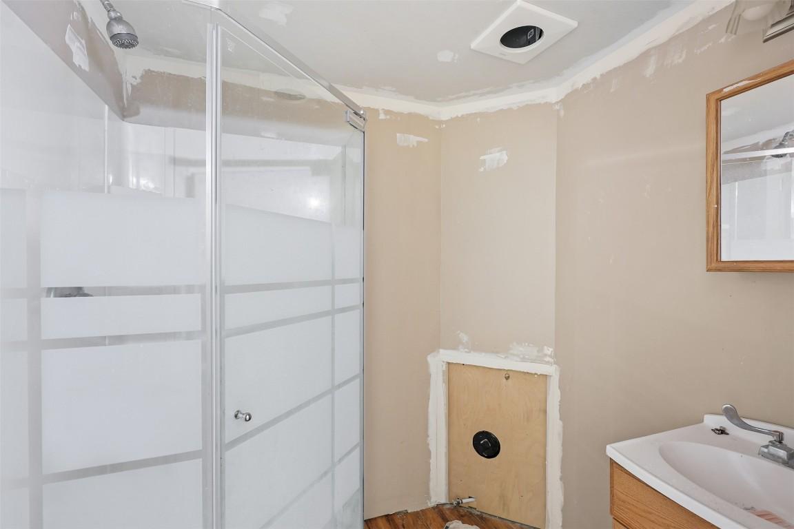 360 Juniper Street, Chase, BC - Indoor