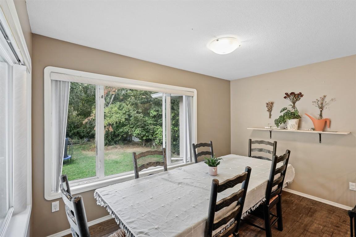 360 Juniper Street, Chase, BC - Indoor Photo Showing Dining Room