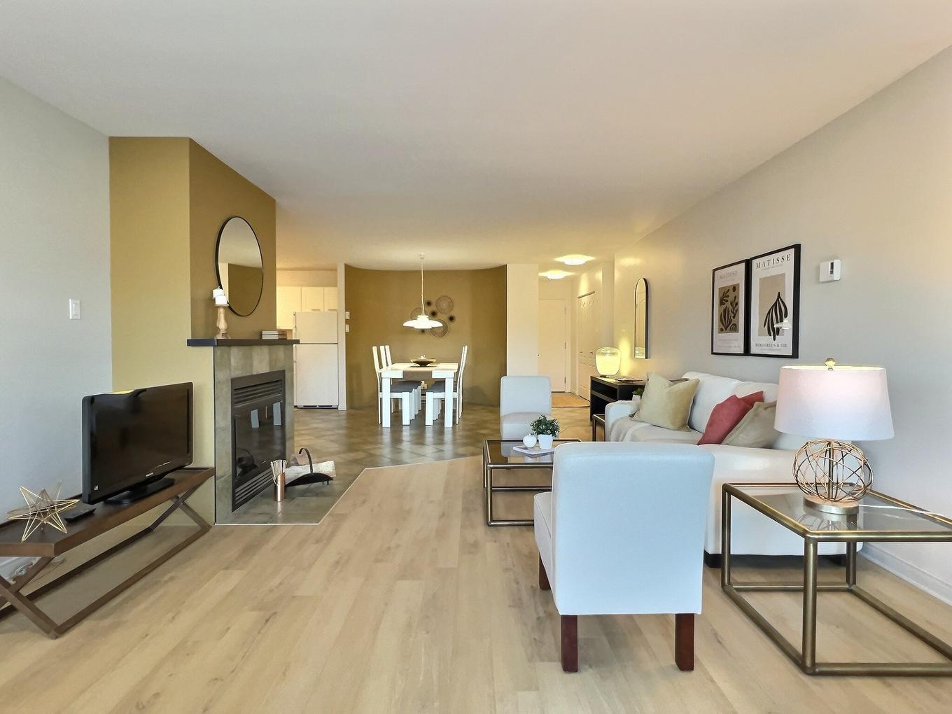 Vue d'ensemble - 109-100 Boul. J.-S.-Archambault, Terrebonne (Terrebonne), QC - Indoor Photo Showing Living Room