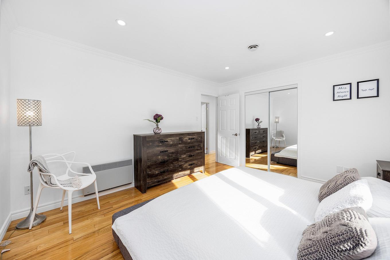 Primary bedroom - 447 Boul. Samson, Laval (Sainte-Dorothée), QC - Indoor Photo Showing Bedroom