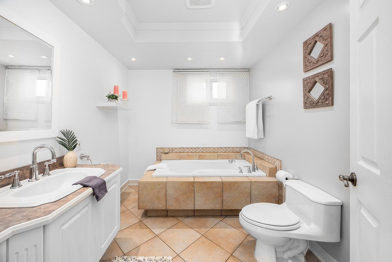 Bathroom - 447 Boul. Samson, Laval (Sainte-Dorothée), QC - Indoor Photo Showing Bathroom