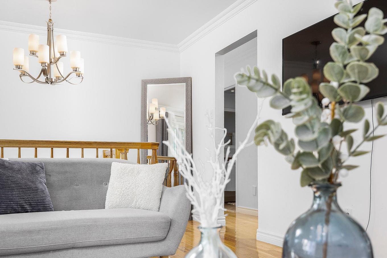 Living room - 447 Boul. Samson, Laval (Sainte-Dorothée), QC - Indoor