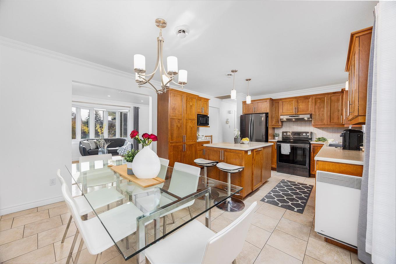 Overall view - 447 Boul. Samson, Laval (Sainte-Dorothée), QC - Indoor