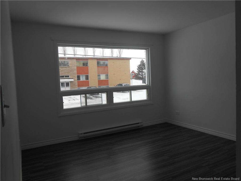 10 & 15 Lindsay St, Bathurst, NB