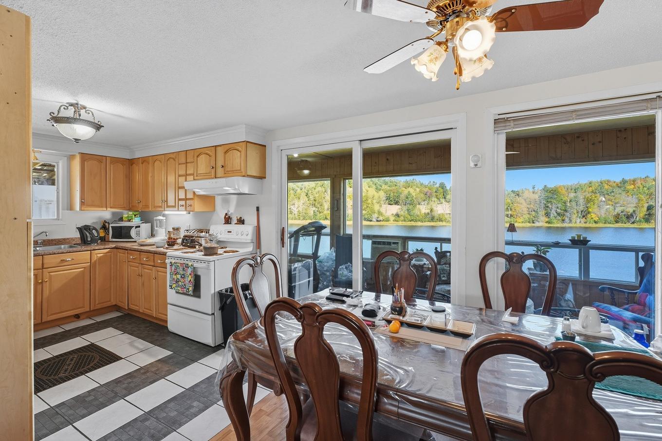 Dining room - 6 Ch. Guilbeault, Gracefield, QC - Indoor Photo Showing Dining Room