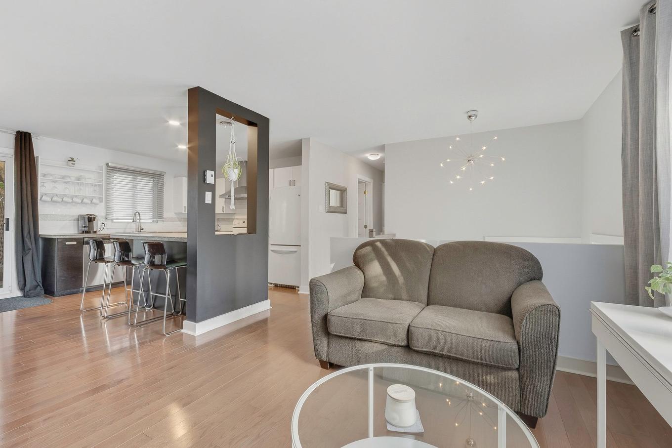 Salon - 1680 Rue Paquin, Terrebonne (Terrebonne), QC - Indoor Photo Showing Living Room